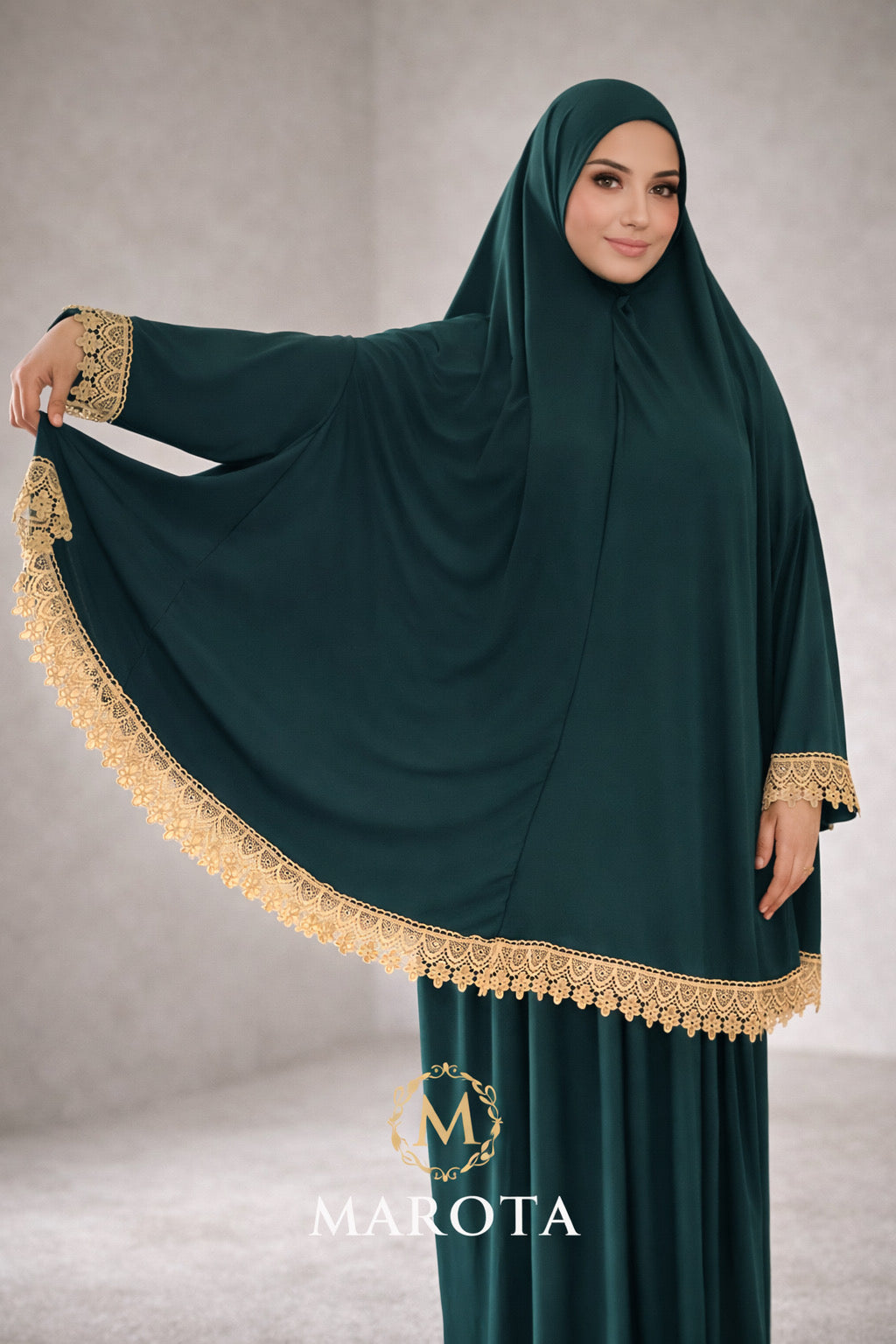 Gebetes Kleid aus Lycra طقم صلاة ليكرا مع دانتيل ذهبي