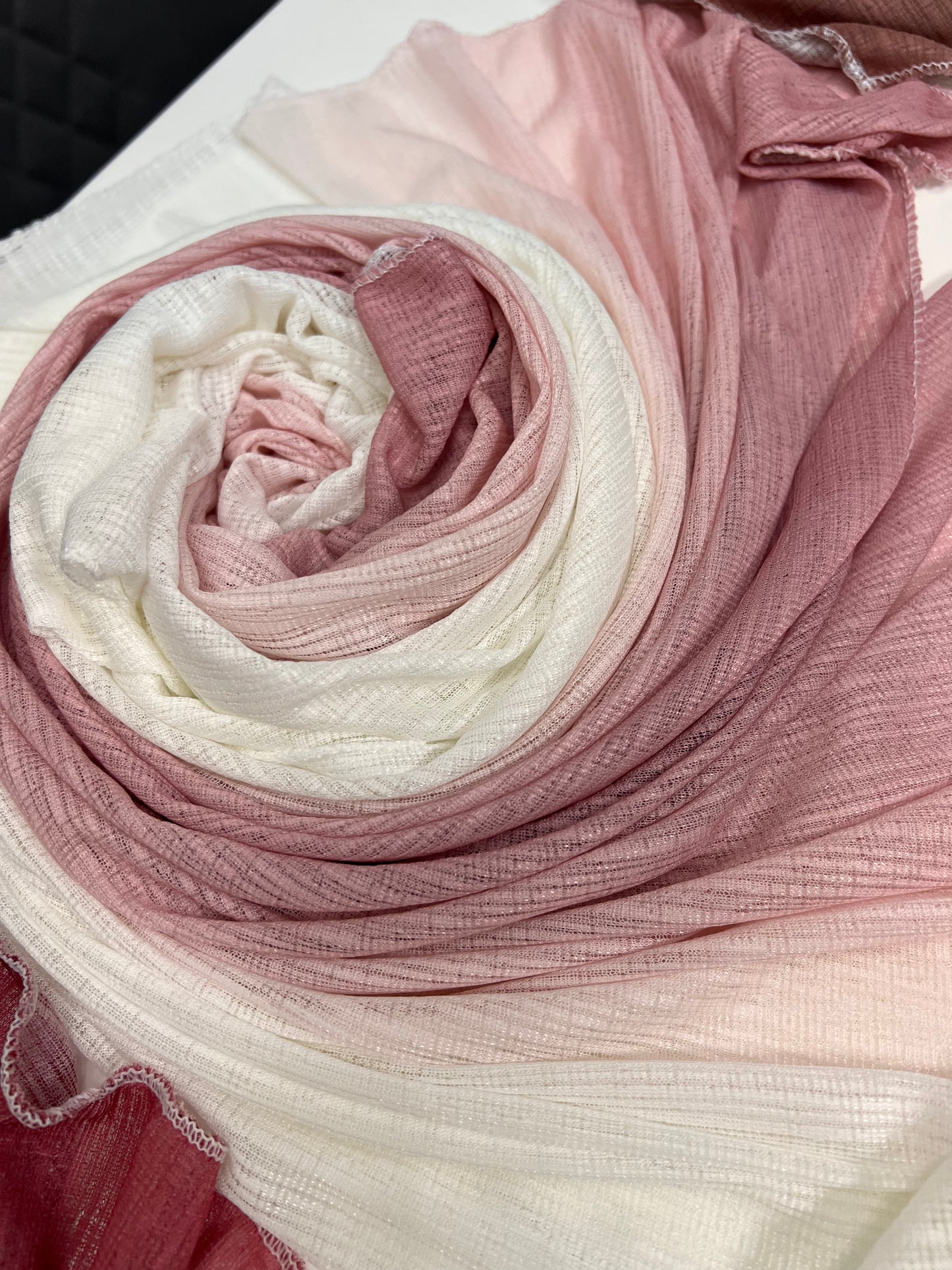 شال لولوه المموج LULUA Wave Scarf