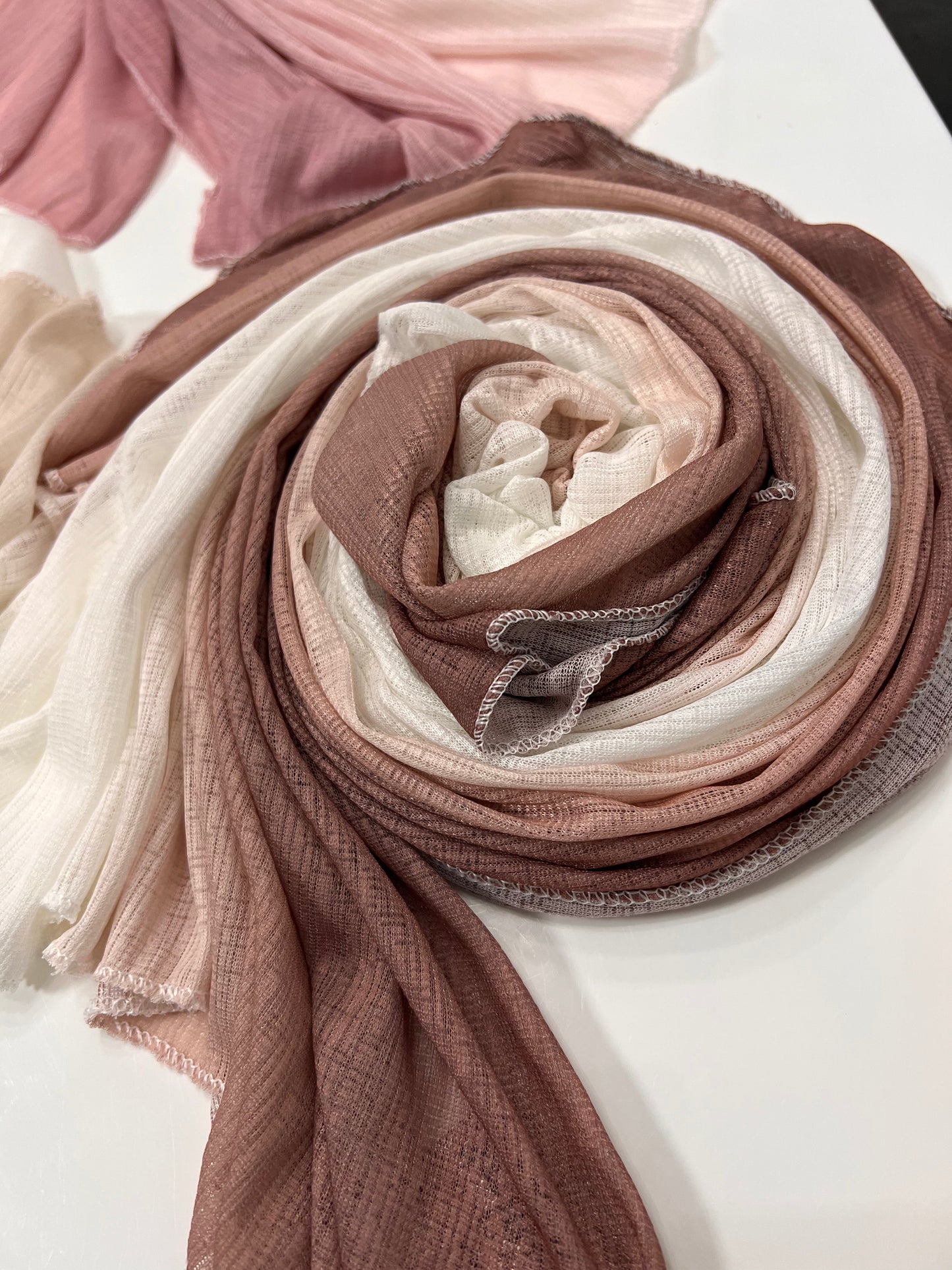 شال لولوه المموج LULUA Wave Scarf