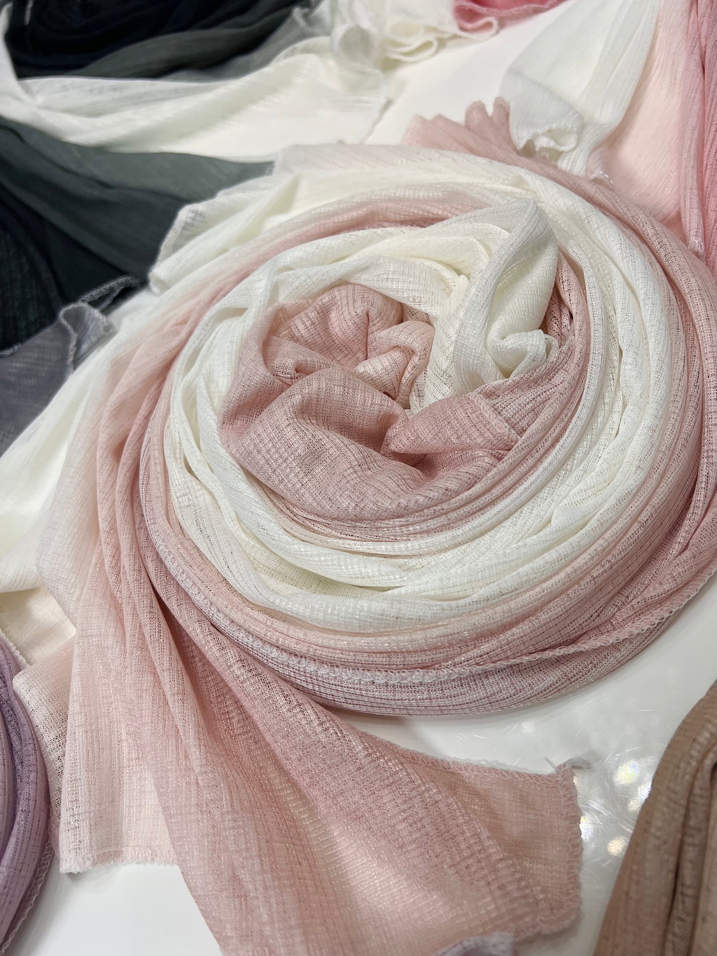 شال لولوه المموج LULUA Wave Scarf