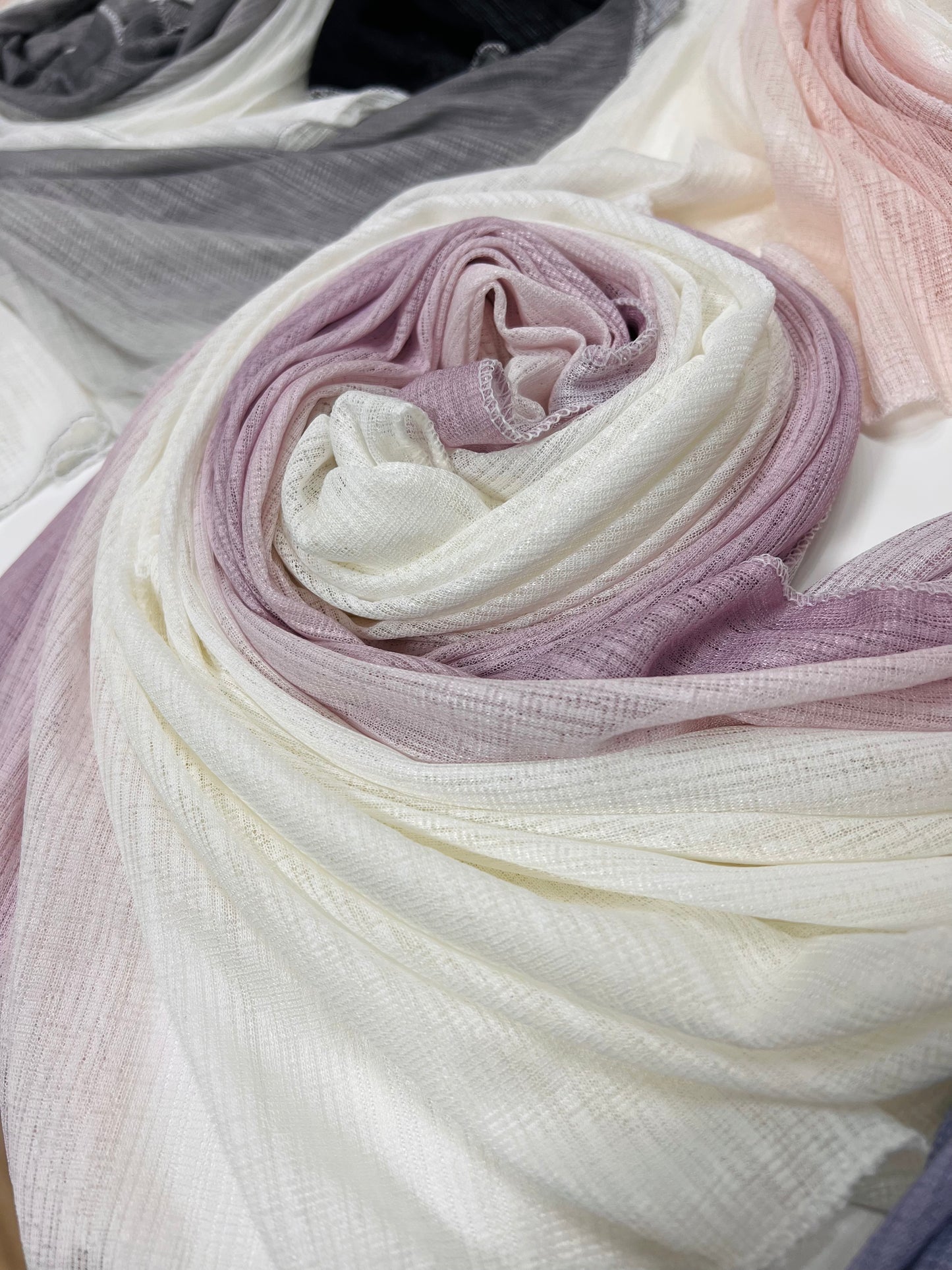 شال لولوه المموج LULUA Wave Scarf