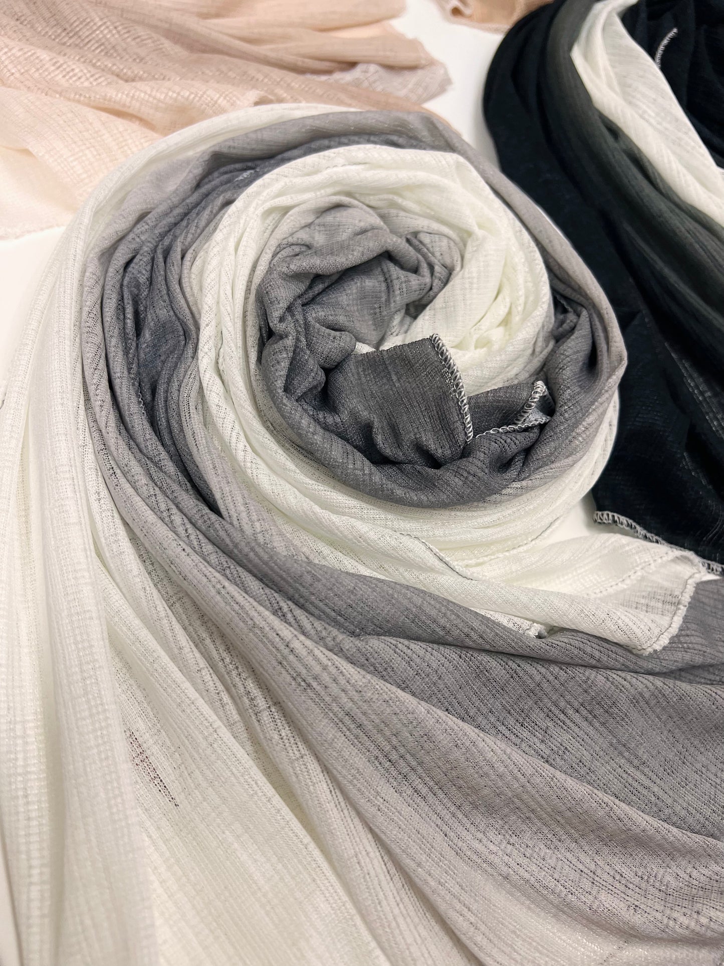 شال لولوه المموج LULUA Wave Scarf