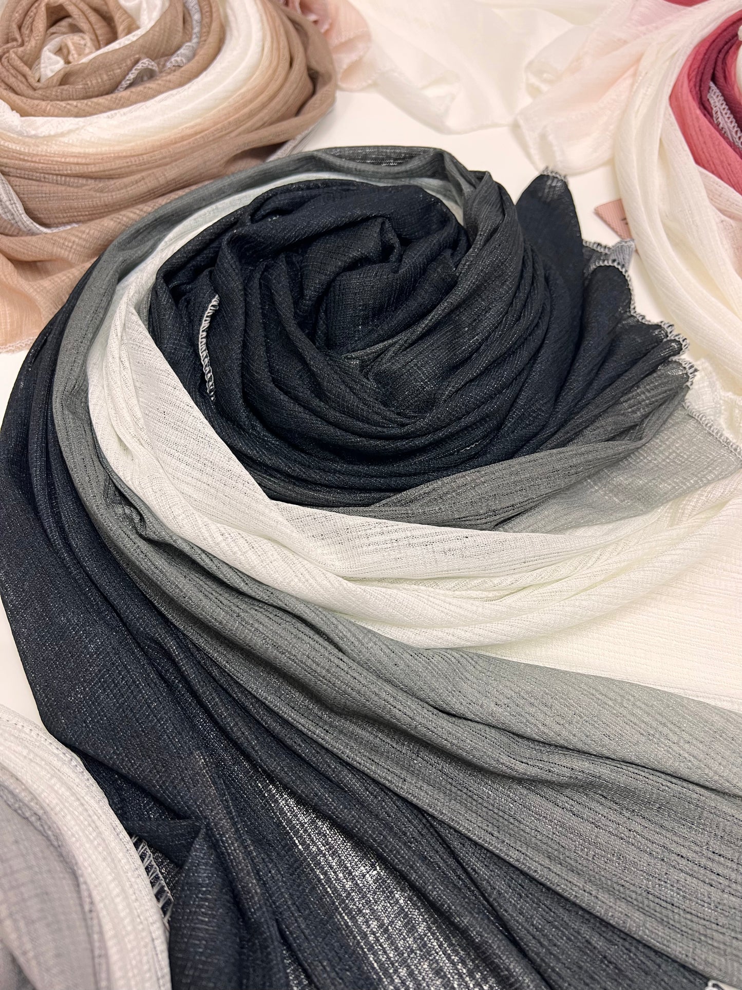 شال لولوه المموج LULUA Wave Scarf