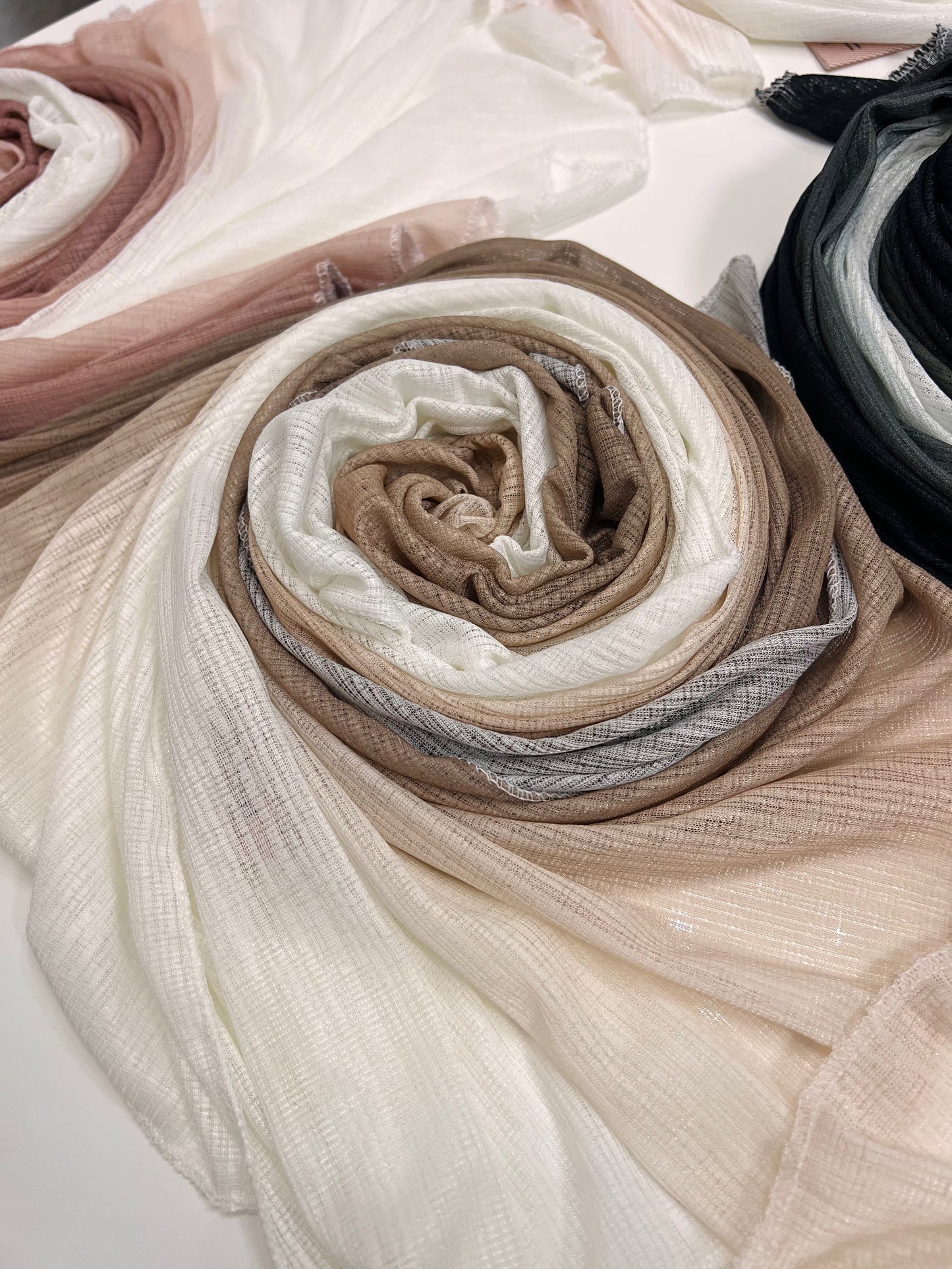 شال لولوه المموج LULUA Wave Scarf