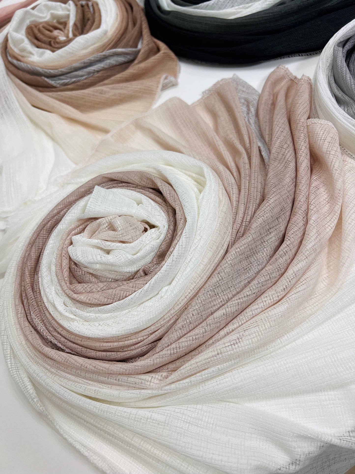 شال لولوه المموج LULUA Wave Scarf
